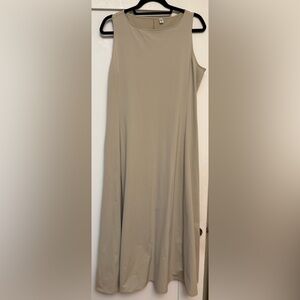 Uniqlo Sleeveless A-Line Airism Midi Dress in Taupe - Size XL.